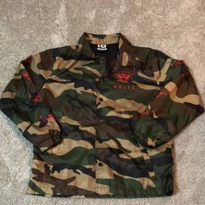 Preowned NBA boys lightweight camo windbreaker jacket - Chicago BULLS 14-16